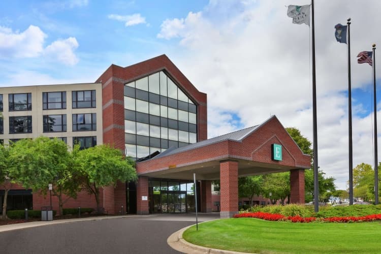 Embassy Suites by Hilton Auburn Hills photo 2