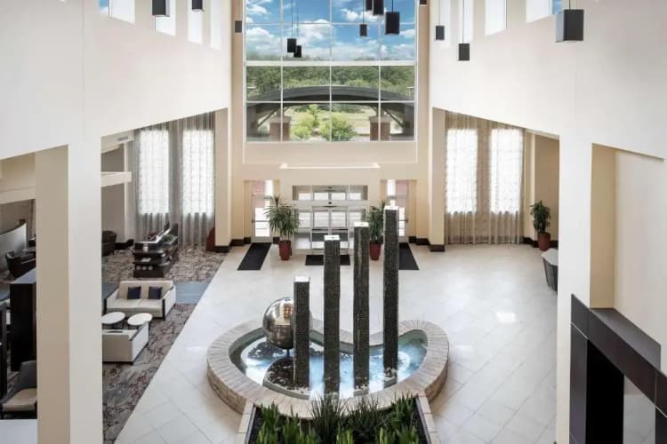 Embassy Suites by Hilton Birmingham Hoover photo 3