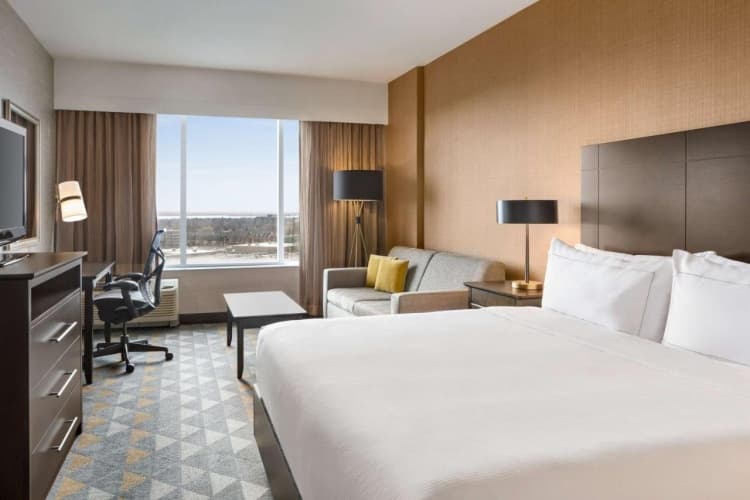 DoubleTree by Hilton Pointe Claire Montreal Airport West photo 5
