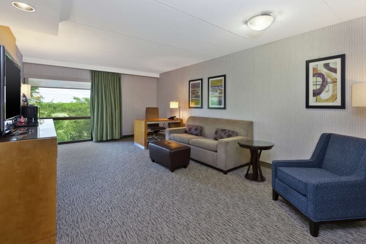 Embassy Suites by Hilton Auburn Hills photo 5