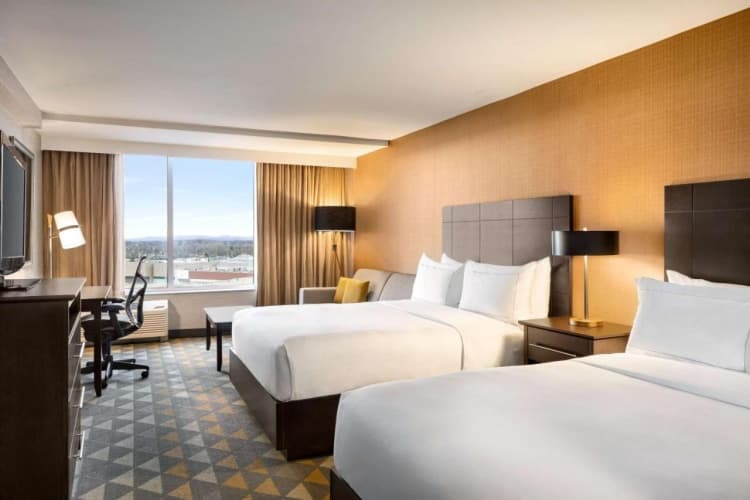 DoubleTree by Hilton Pointe Claire Montreal Airport West photo 3