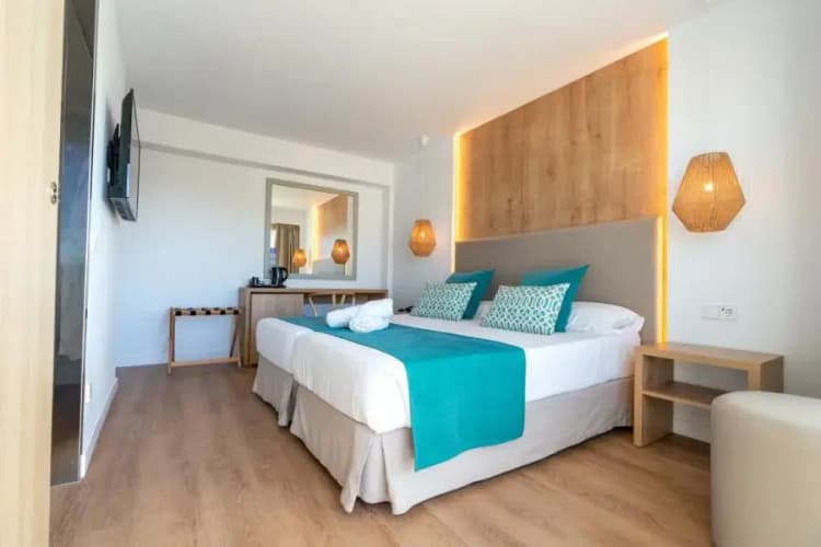 Bahia De Alcudia Hotel & Spa photo 2