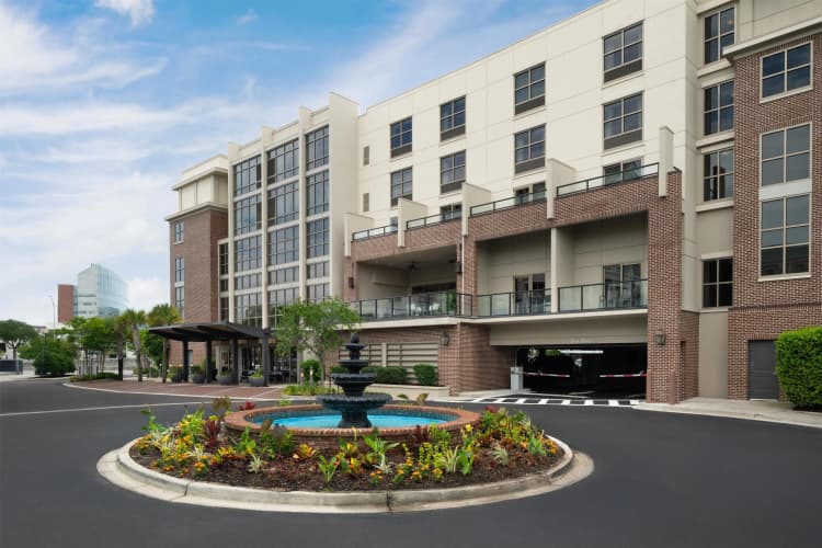 Hilton Garden Inn Charleston Waterfront/Downtown photo 2
