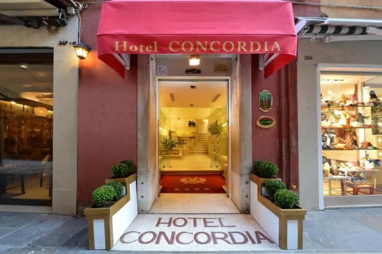 Hotel Concordia photo 2