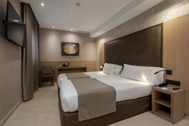 Gran Hotel Barcino photo 4