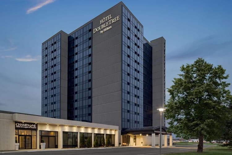 DoubleTree by Hilton Pointe Claire Montreal Airport West photo 2