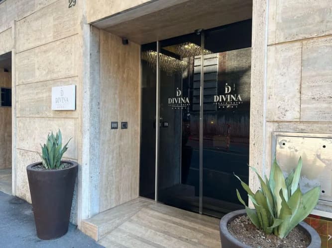 Divina Luxury Hotel photo 3