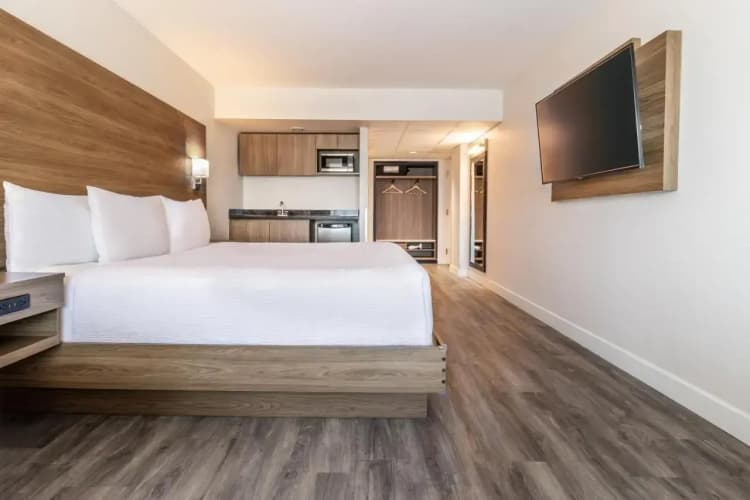 Atrium Inn Vancouver photo 3