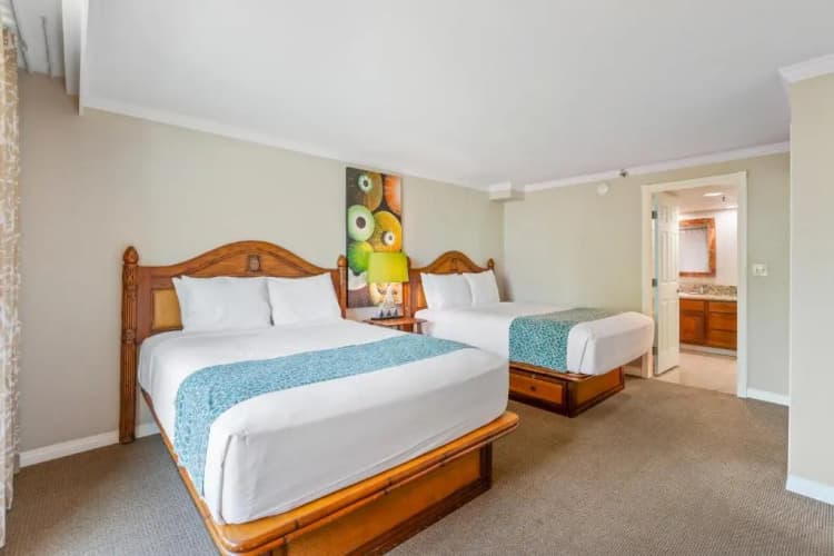 Luana Waikiki Hotel & Suites photo 3