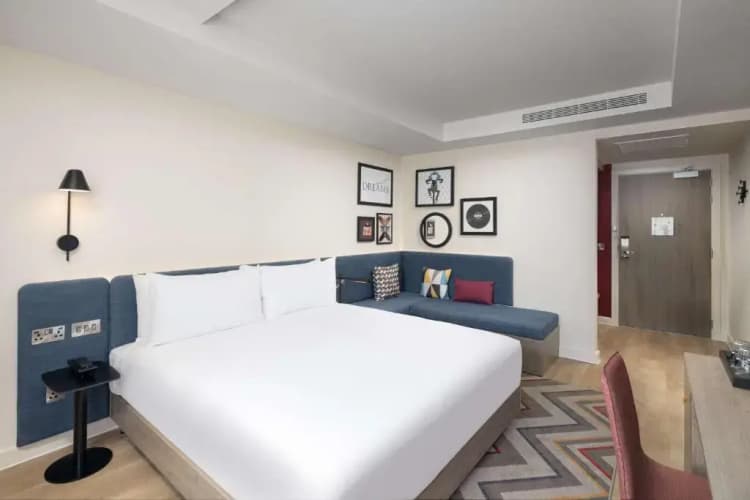 Hampton by Hilton London City photo 4