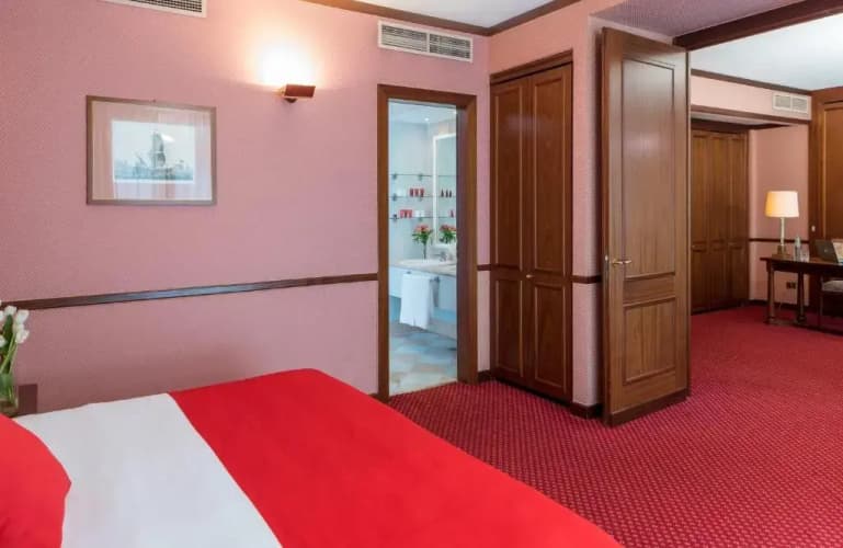 Leonardo Hotel Milan City Center photo 5