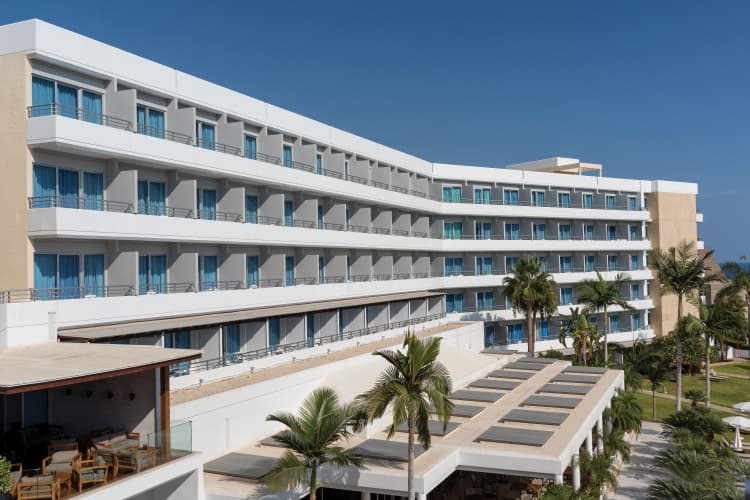 Mediterranean Beach Hotel, photo 2