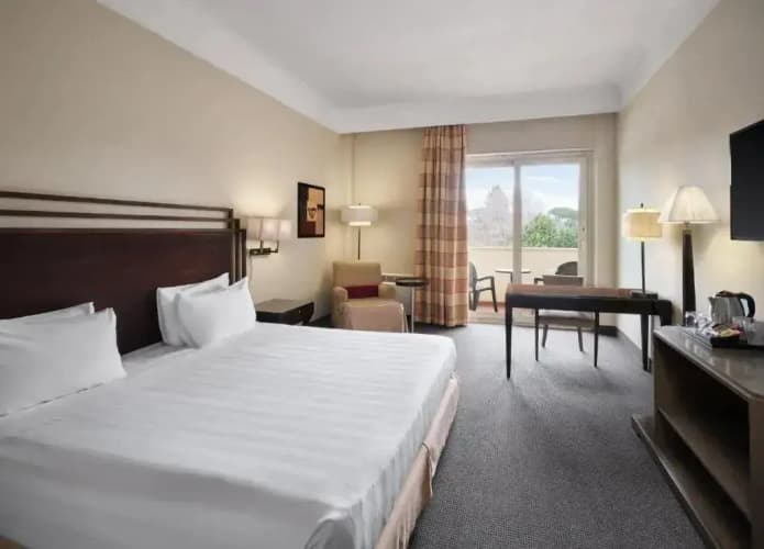 Crowne Plaza St. Peter's photo 2
