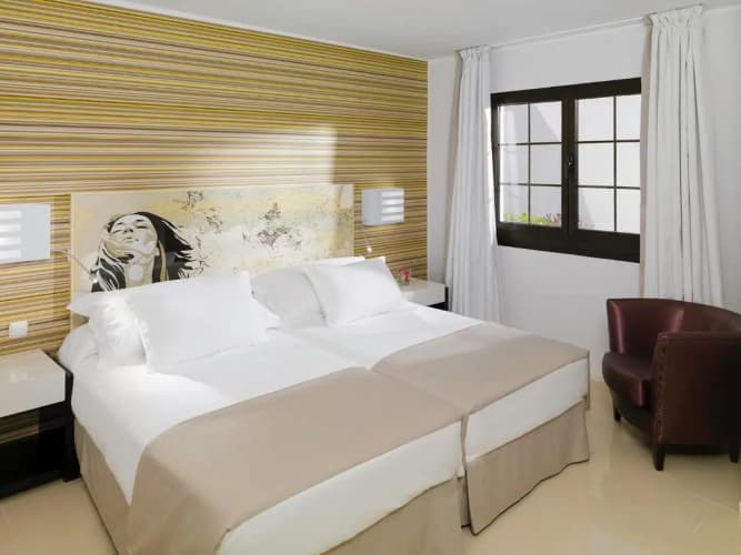 H10 White Suites - Adults Only photo 4