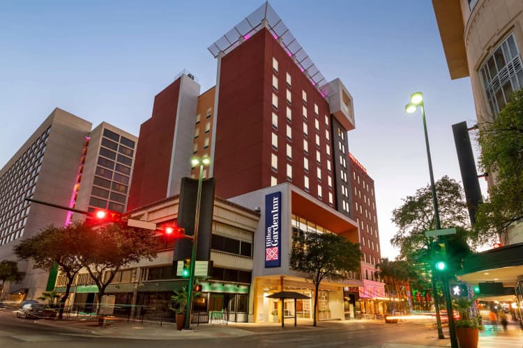 Hilton Garden Inn San Antonio Downtown Riverwalk photo 2