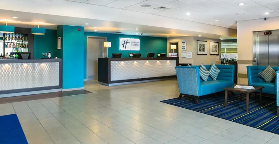Holiday Inn Express Manchester Airport photo 3