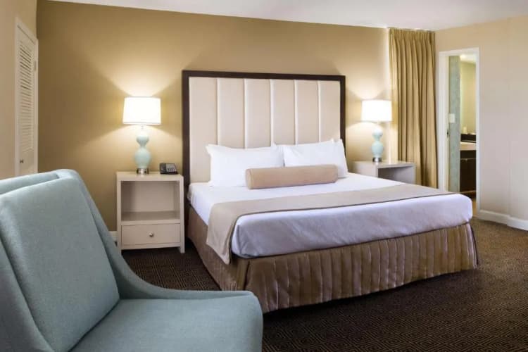 DoubleTree by Hilton Jacksonville Riverfront photo 4