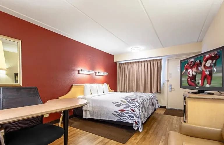 Red Roof Inn Fairmont photo 5