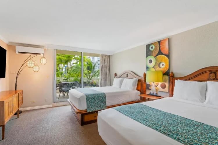 Luana Waikiki Hotel & Suites photo 4