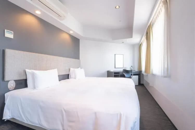E Hotel Higashi Shinjuku photo 4
