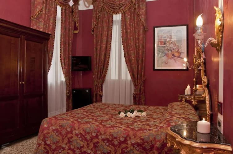 Hotel San Cassiano Residenza Depoca Ca Favretto photo 5