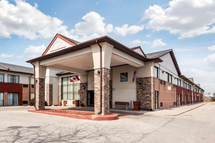 Quality Inn & Suites Mississauga, photo 2