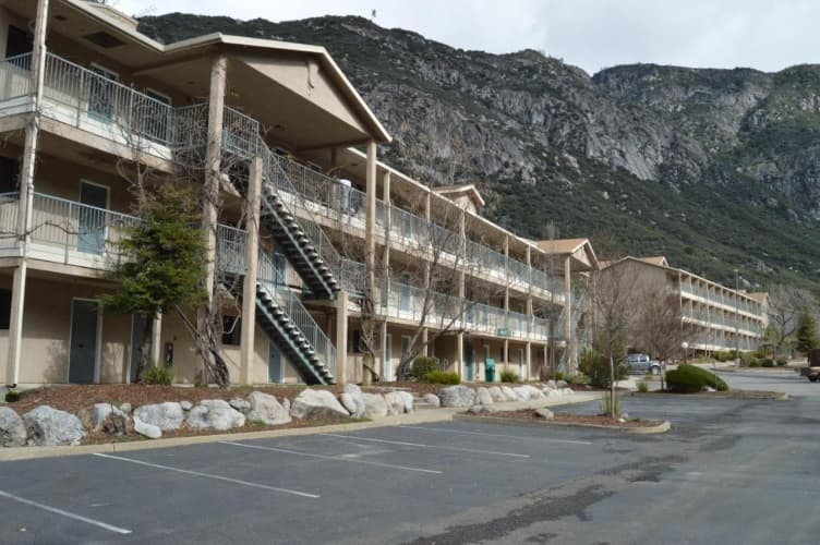 Yosemite View Lodge photo 2