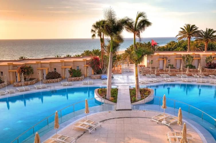 SBH Monica Beach Resort photo 2