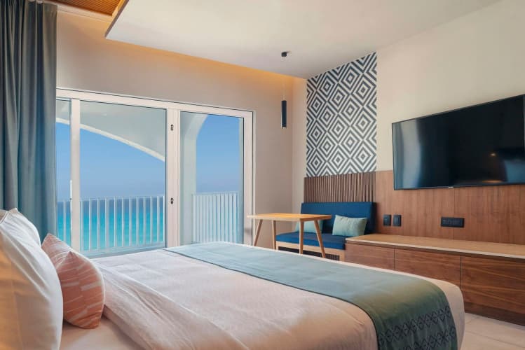 Hilton Cancun Mar Caribe All-Inclusive Resort, photo 3