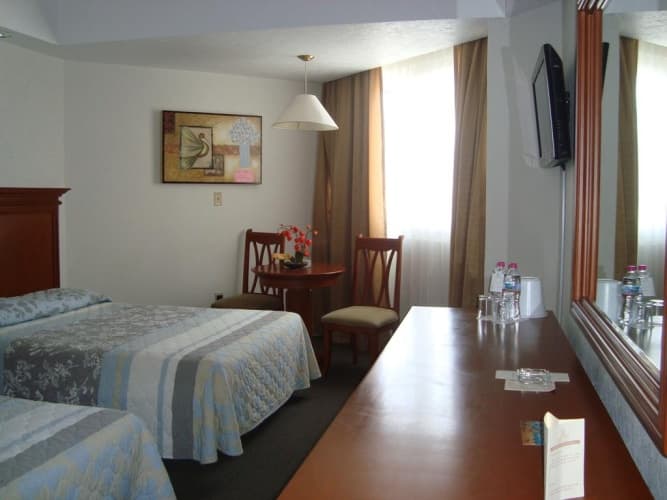 Lois Hotel, photo 3