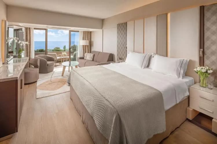 Four Seasons Hotel photo 5