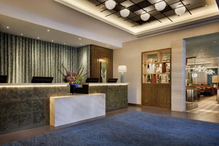 DoubleTree by Hilton Hotel London - Victoria photo 2