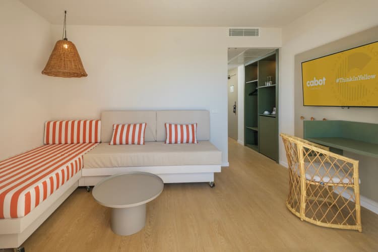 Aparthotel & Suites Cap de Mar photo 5