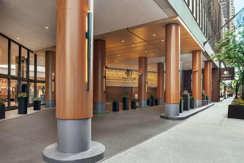 DoubleTree by Hilton Hotel Chicago - Magnificent Mile photo 1