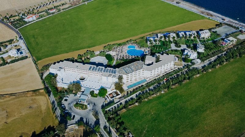 Sovereign Beach Hotel, photo 1