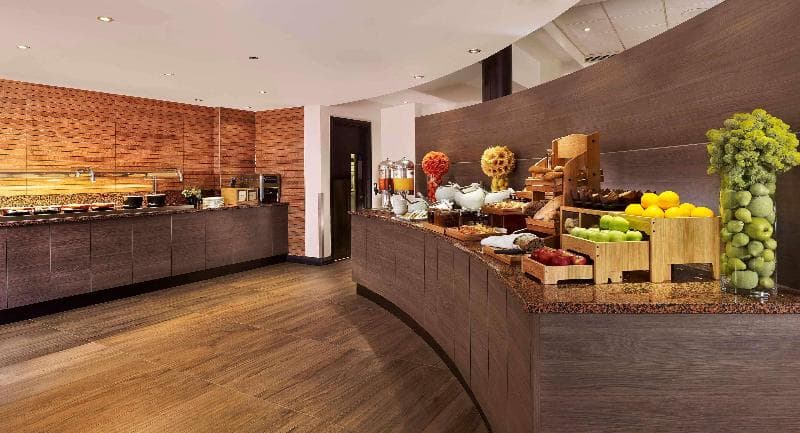 DoubleTree by Hilton Hotel Woking photo 1