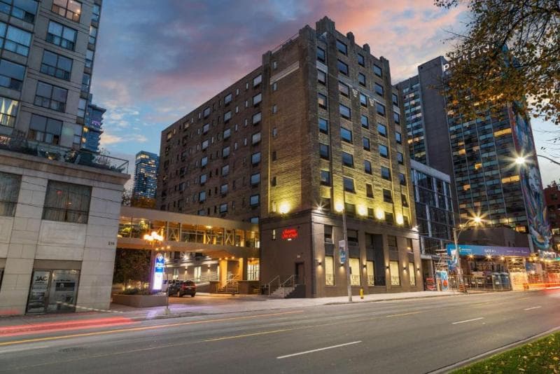 Hampton Inn & Suites by Hilton Toronto Downtown, photo 1