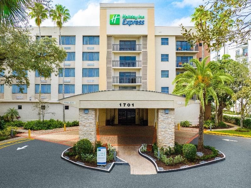 Holiday Inn Express & Suites Ft. Lauderdale-Plantation, photo 1