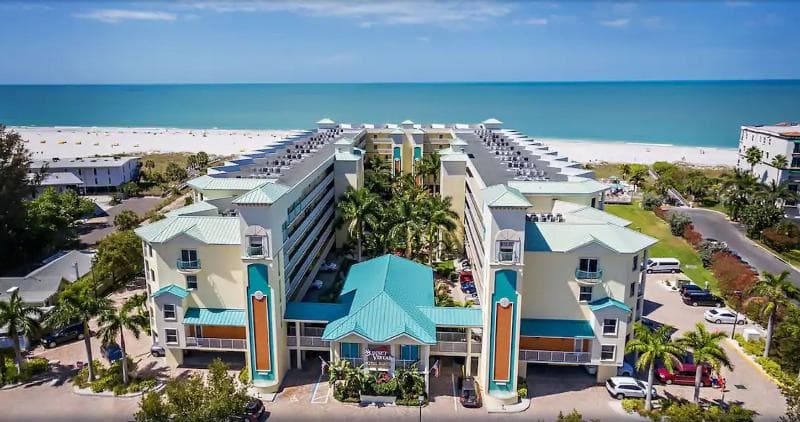 Sunset Vistas Beachfront Suites photo 1