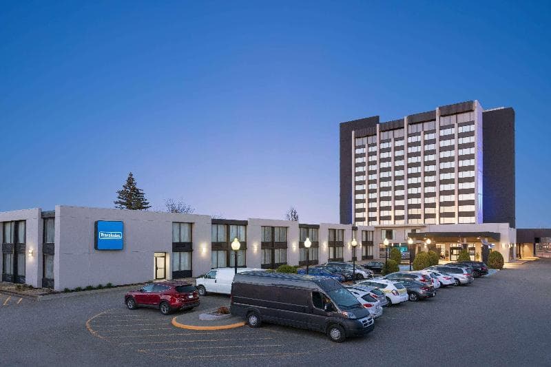 Travelodge by Wyndham Hotel & Convention Centre Quebec City photo 1