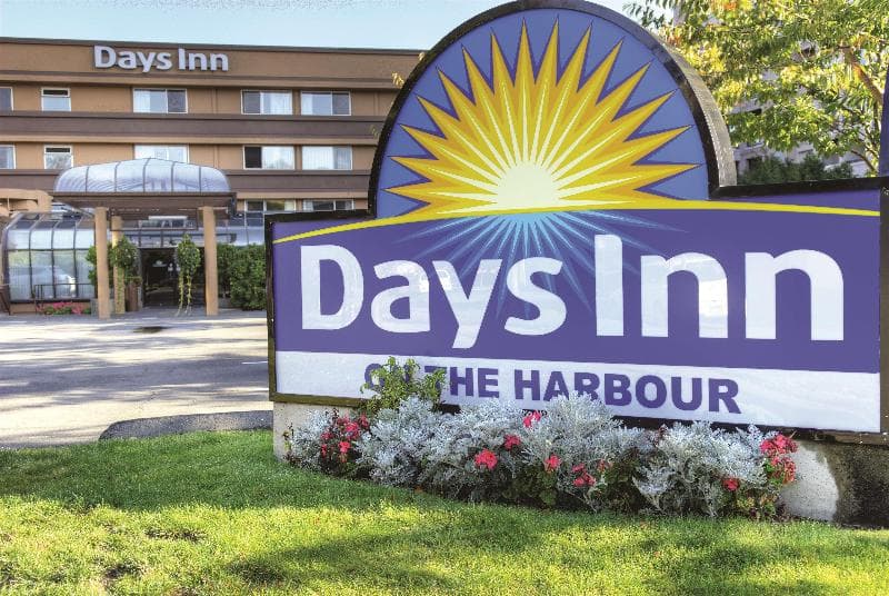 Days Inn by Wyndham Victoria on the Harbour, photo 1