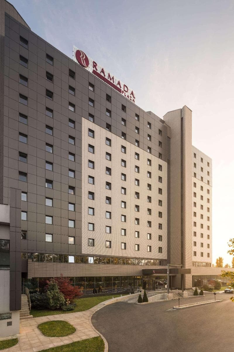 Ramada Plaza by Wyndham Bucharest Convention Center, photo 1