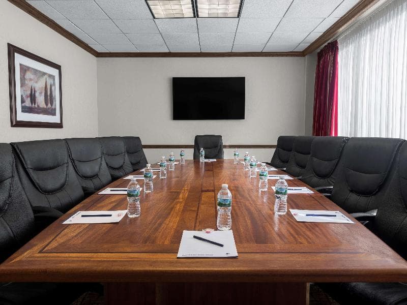 DoubleTree by Hilton Fort Lee George Washington Bridge, photo 1