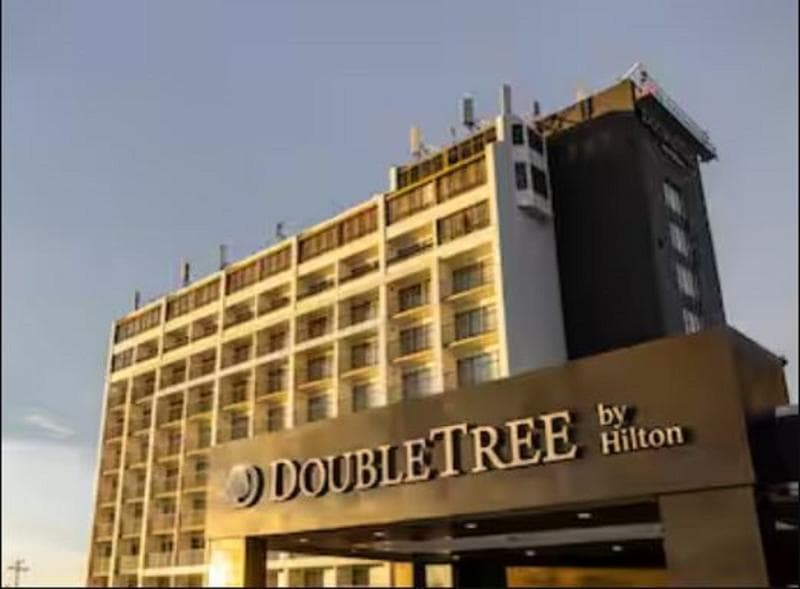 DoubleTree by Hilton Calgary North photo 1