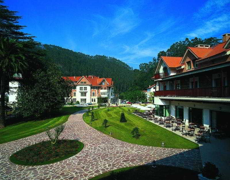 Gran Hotel Balneario de Puente Viesgo, photo 1