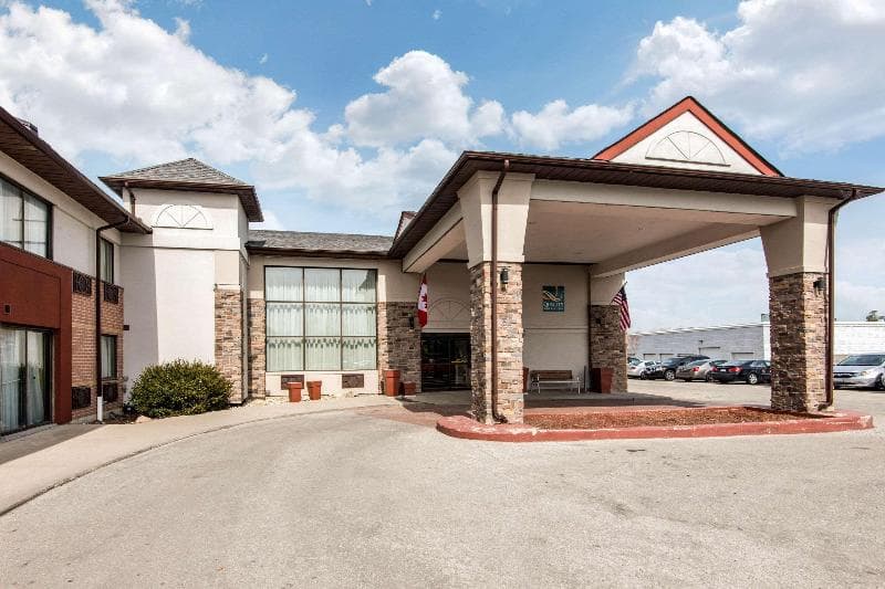 Quality Inn & Suites Mississauga, photo 1