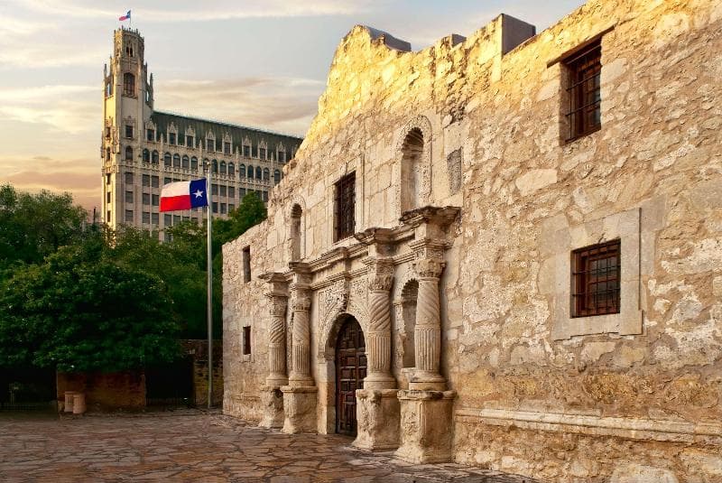 The Emily Morgan San Antonio - a DoubleTree by Hilton, photo 1