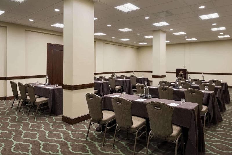 Embassy Suites by Hilton Dallas Market Center photo 1