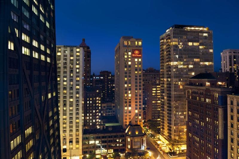 Hilton Chicago/Magnificent Mile Suites, photo 1