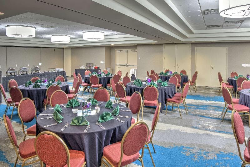 Embassy Suites by Hilton Indianapolis North, photo 1